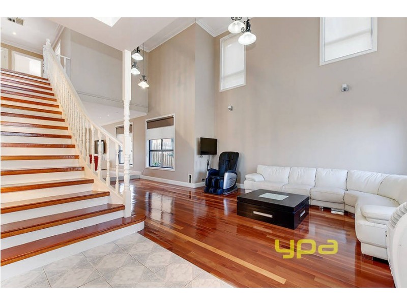 101 Donald Cameron Drive, Roxburgh Park VIC 3064