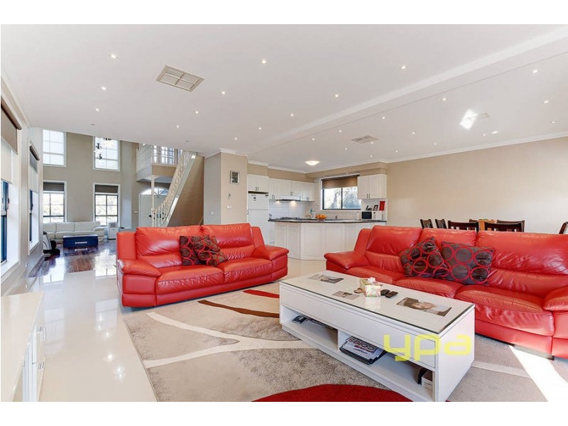 101 Donald Cameron Drive, Roxburgh Park VIC 3064