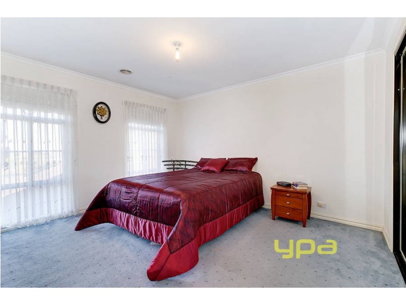 101 Donald Cameron Drive, Roxburgh Park VIC 3064