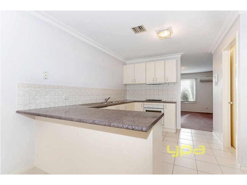 75 Rossiter Avenue, Roxburgh Park VIC 3064