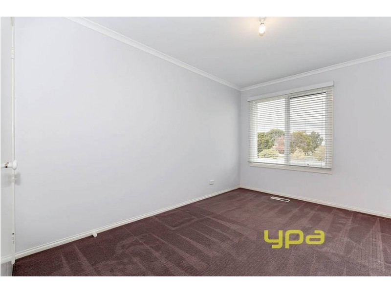 75 Rossiter Avenue, Roxburgh Park VIC 3064