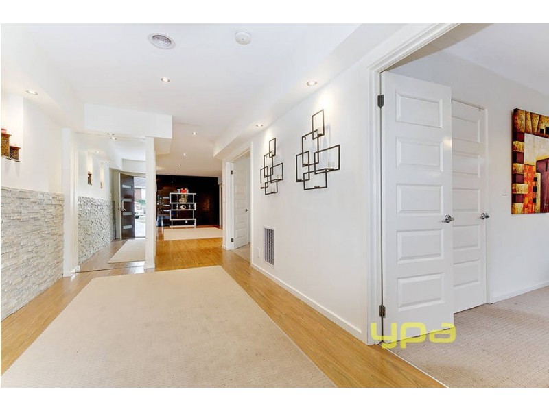 7 Kanooka Grove, Meadow Heights VIC 3048