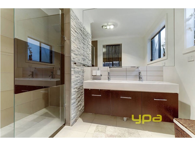 7 Kanooka Grove, Meadow Heights VIC 3048