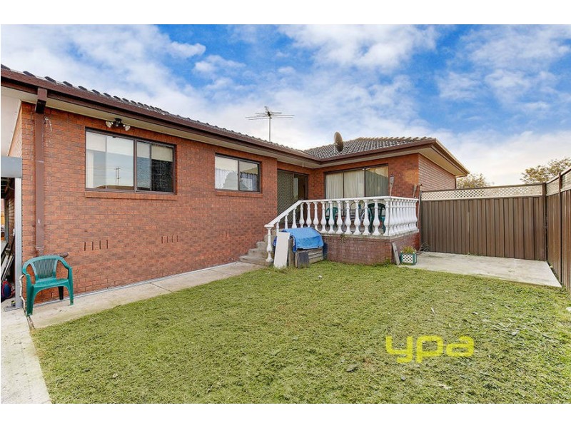 1 Tamboon Court, Meadow Heights VIC 3048
