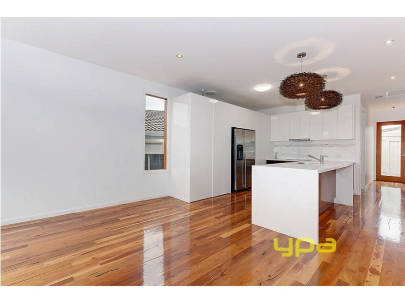 11 McNicol Close, Meadow Heights VIC 3048