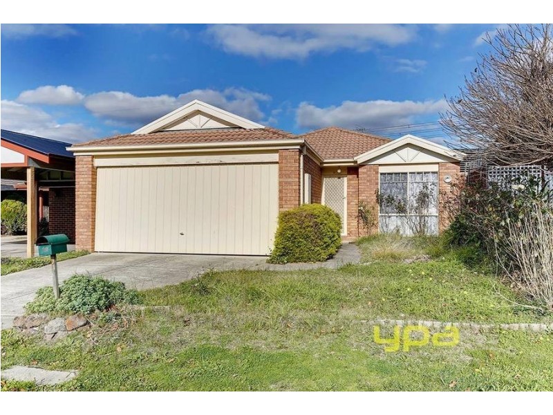 19 Sheridan Way, Roxburgh Park VIC 3064