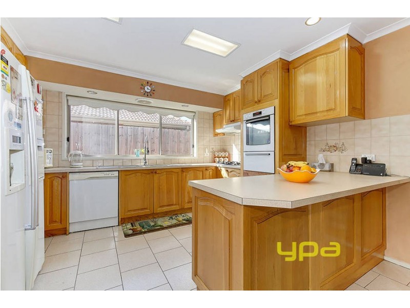 9 Gunbower Crescent, Meadow Heights VIC 3048