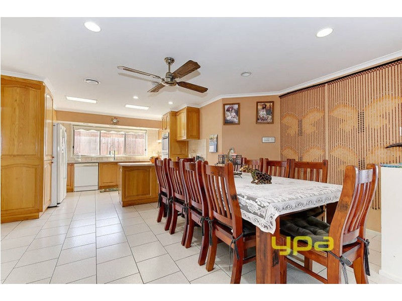 9 Gunbower Crescent, Meadow Heights VIC 3048