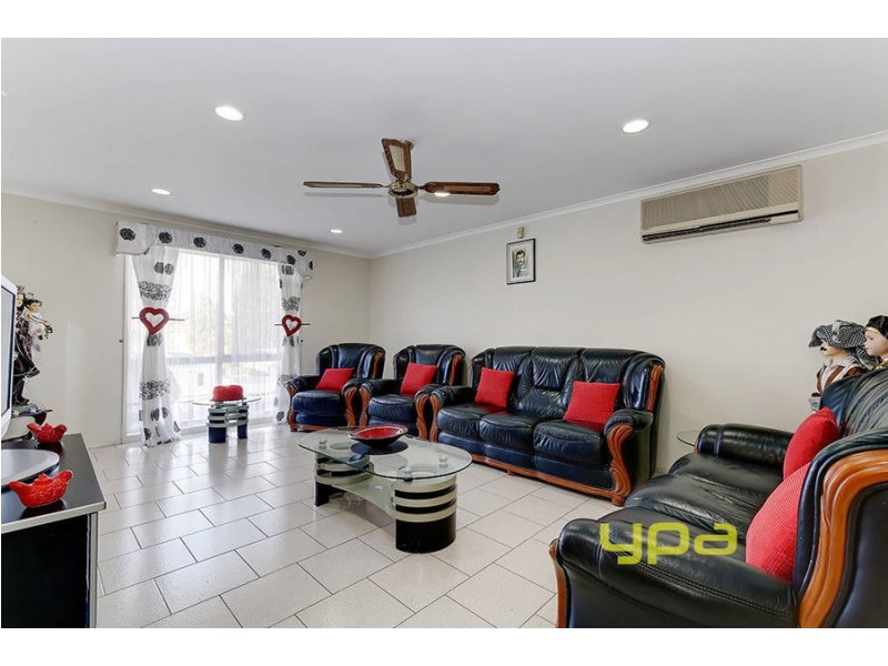 9 Gunbower Crescent, Meadow Heights VIC 3048