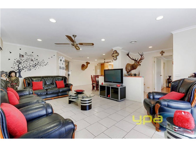 9 Gunbower Crescent, Meadow Heights VIC 3048