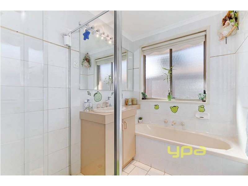 9 Gunbower Crescent, Meadow Heights VIC 3048