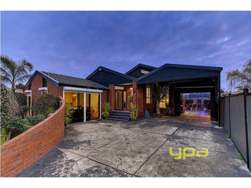 5 Stainsby Crescent, Roxburgh Park VIC 3064