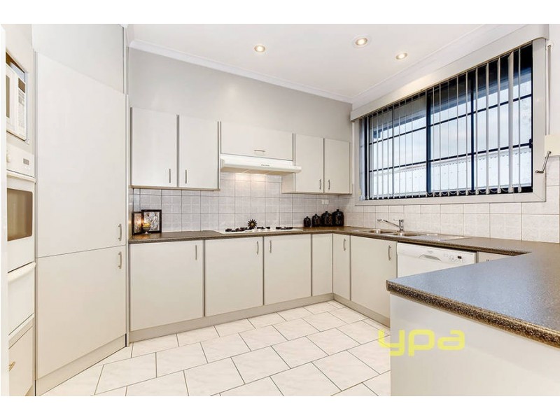 5 Stainsby Crescent, Roxburgh Park VIC 3064