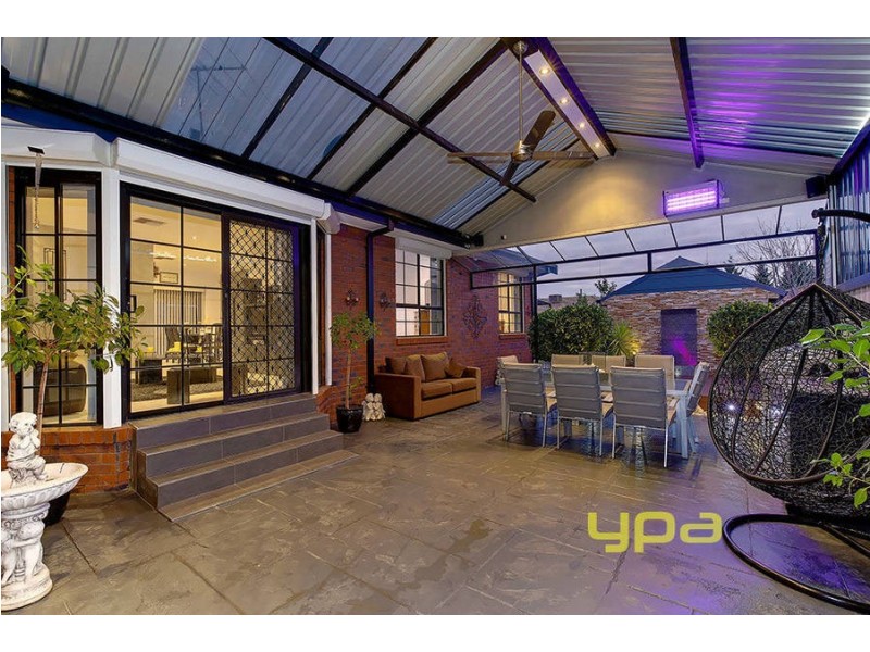 5 Stainsby Crescent, Roxburgh Park VIC 3064