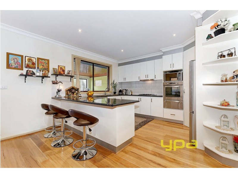 6 Malabar Street, Roxburgh Park VIC 3064