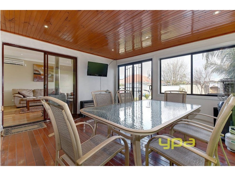 6 Malabar Street, Roxburgh Park VIC 3064