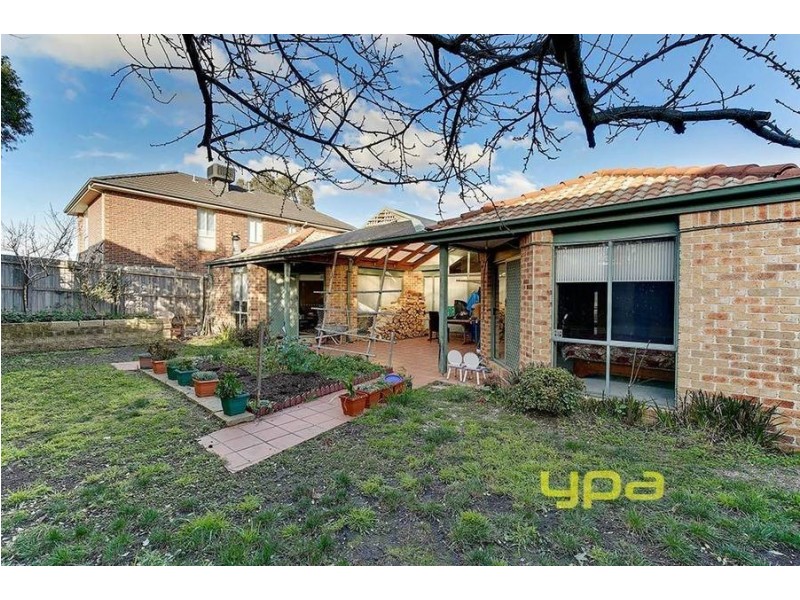 4 Thomas Street, Roxburgh Park VIC 3064