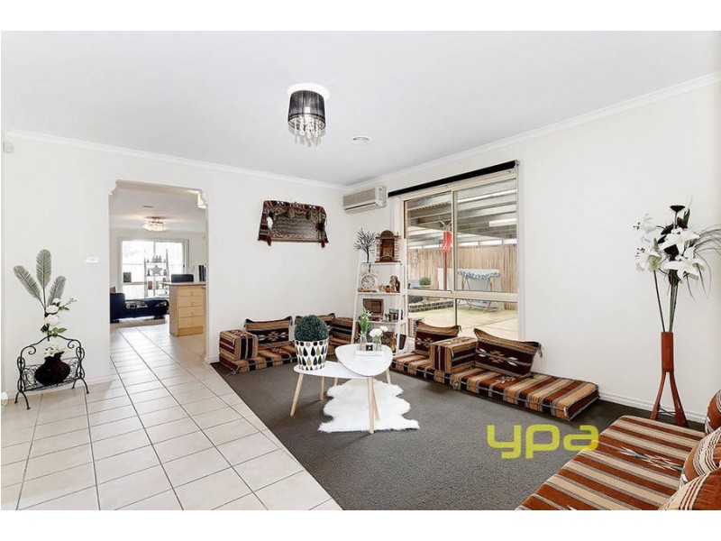 30 Serpens Court, Roxburgh Park VIC 3064