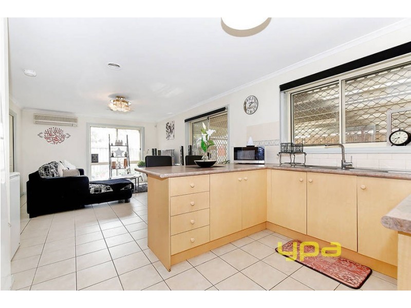 30 Serpens Court, Roxburgh Park VIC 3064