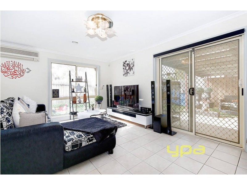 30 Serpens Court, Roxburgh Park VIC 3064