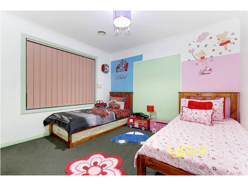 30 Serpens Court, Roxburgh Park VIC 3064