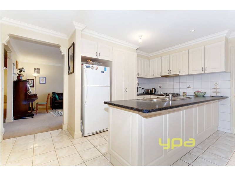 2/9 Mitta Mitta Way, Meadow Heights VIC 3048