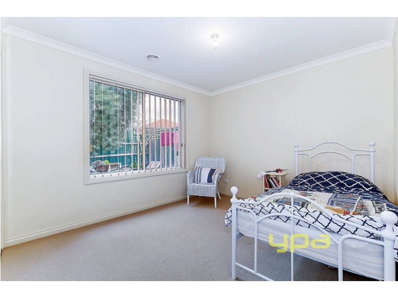 2/9 Mitta Mitta Way, Meadow Heights VIC 3048