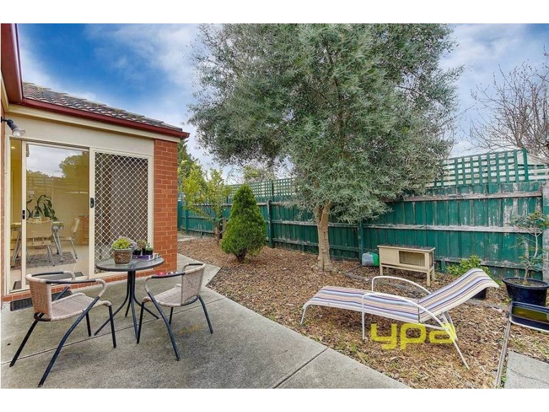 2/9 Mitta Mitta Way, Meadow Heights VIC 3048
