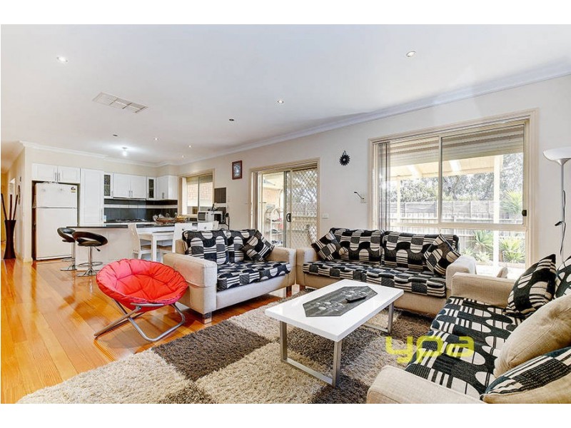 42 Hayfield Road, Roxburgh Park VIC 3064