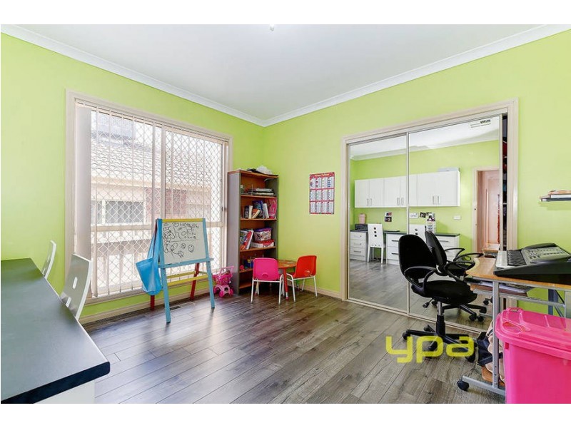 42 Hayfield Road, Roxburgh Park VIC 3064