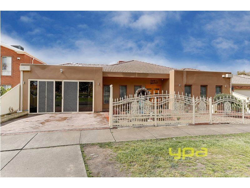 4 Lambie Way, Roxburgh Park VIC 3064