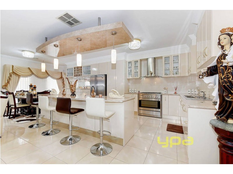 4 Lambie Way, Roxburgh Park VIC 3064