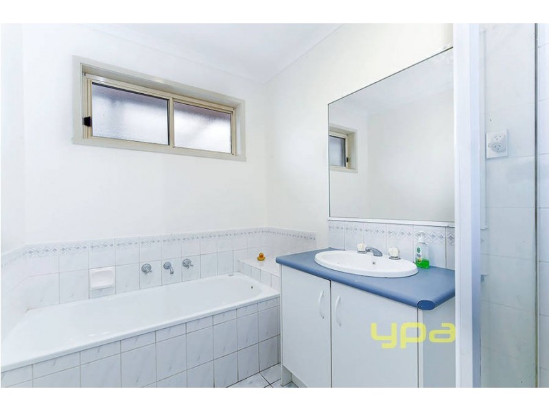 12 Prentice Court, Roxburgh Park VIC 3064