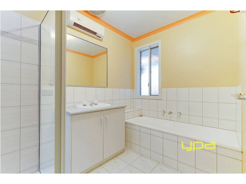 42 Eucalyptus Place, Meadow Heights VIC 3048