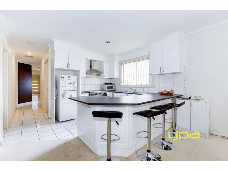 12 Shortridge Circuit, Roxburgh Park VIC 3064