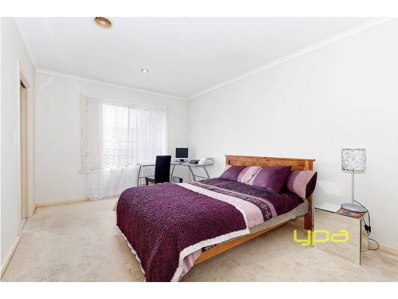 12 Shortridge Circuit, Roxburgh Park VIC 3064