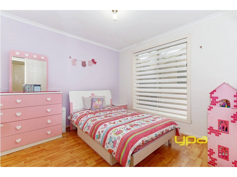 17 Kirwan Aveue, Roxburgh Park VIC 3064