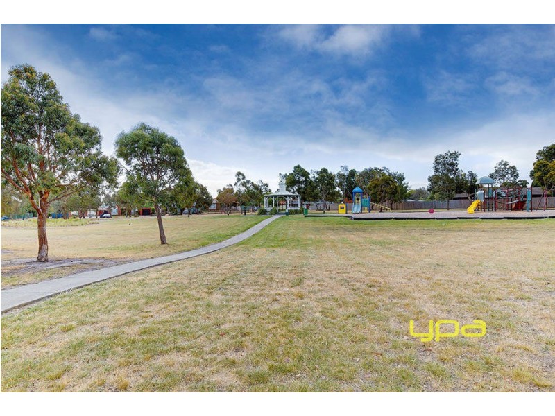 17 Kirwan Aveue, Roxburgh Park VIC 3064