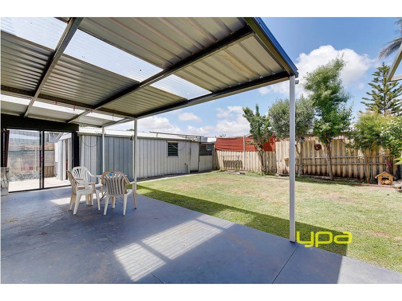 17 Karnak Crescent, Coolaroo VIC 3048
