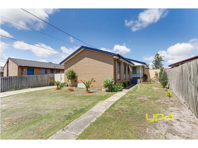 17 Karnak Crescent, Coolaroo VIC 3048