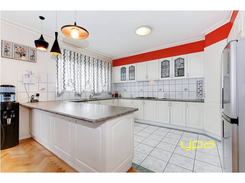 15 Bentley Avenue, Roxburgh Park VIC 3064