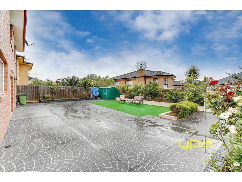 15 Bentley Avenue, Roxburgh Park VIC 3064