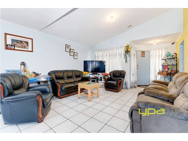 25 Shortridge Circuit, Roxburgh Park VIC 3064