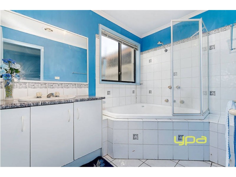 25 Shortridge Circuit, Roxburgh Park VIC 3064