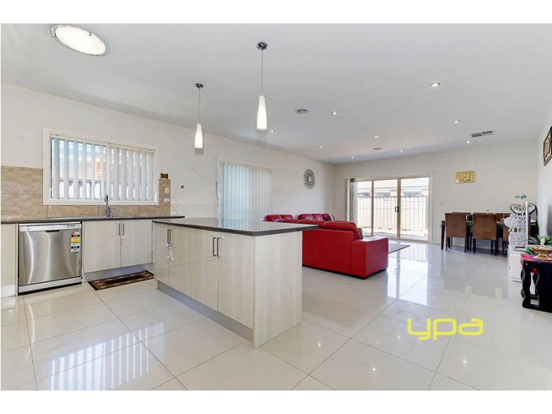 7 Allerton Way, Roxburgh Park VIC 3064