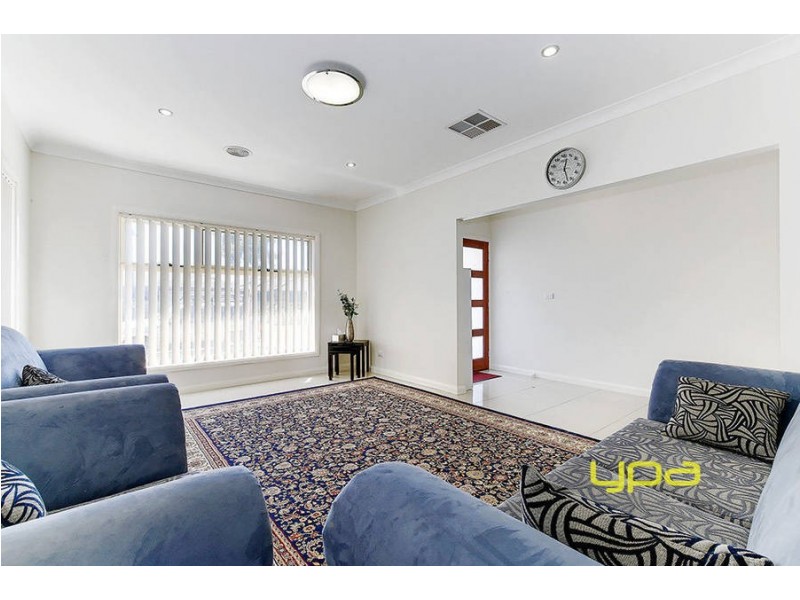 7 Allerton Way, Roxburgh Park VIC 3064