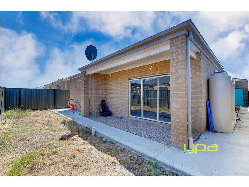 7 Allerton Way, Roxburgh Park VIC 3064