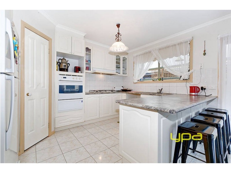 27 Wrigley Cresecent, Roxburgh Park VIC 3064