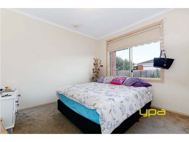 27 Wrigley Cresecent, Roxburgh Park VIC 3064