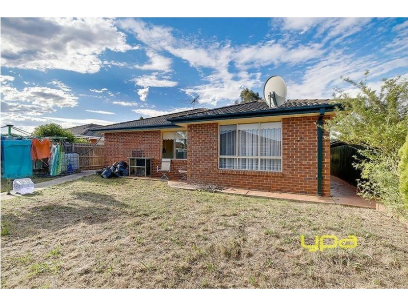 27 Wrigley Cresecent, Roxburgh Park VIC 3064